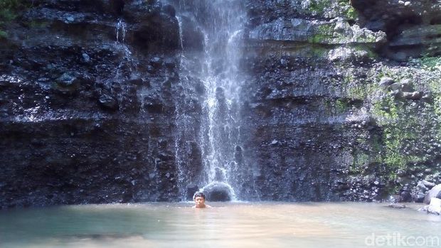 Air Terjun Watu Gompeng Kudus, Tempat Asri buat Liburan Akhir Tahun