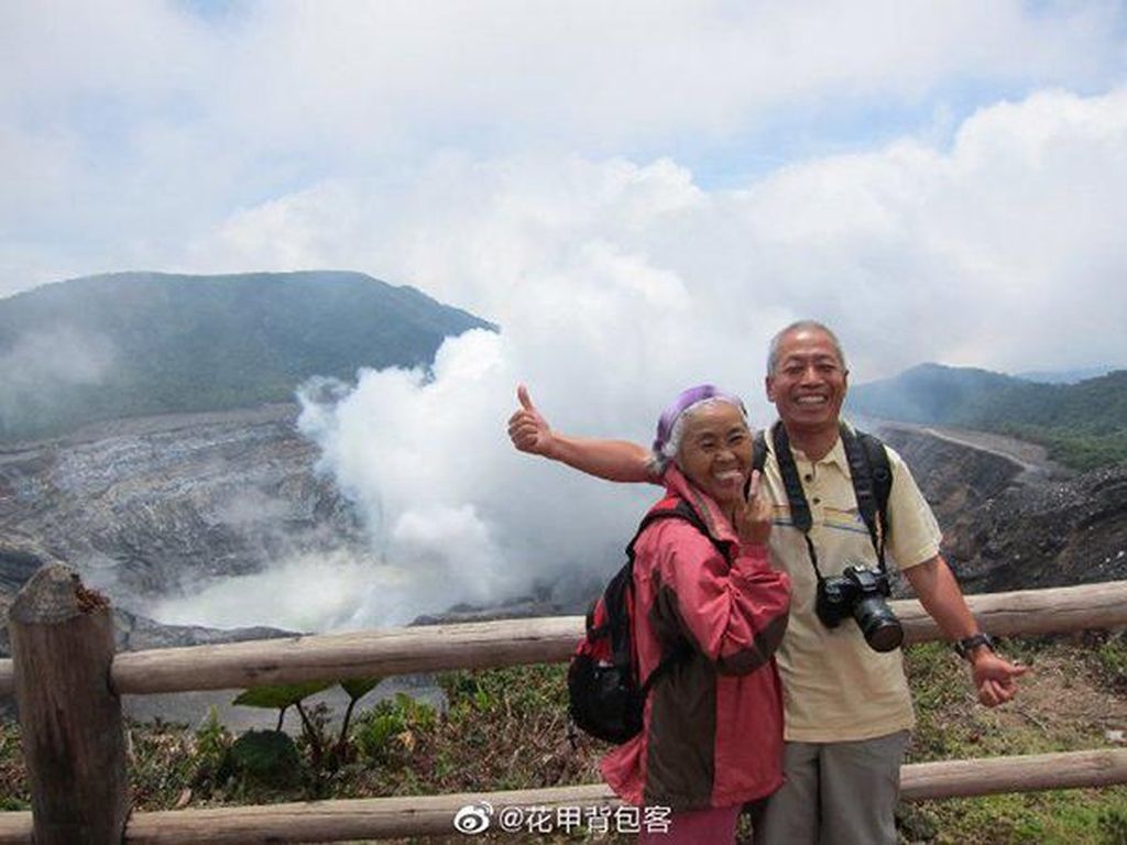 Manisnya Kisah Pasangan Tua yang Backpacker Keliling 40 Negara di Dunia