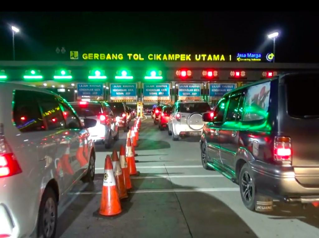Libur Natal-Tahun Baru, 521 Ribu Kendaraan Tinggalkan Jakarta Libur Natal-Tahun Baru, 521 Ribu Kendaraan Tinggalkan Jakarta