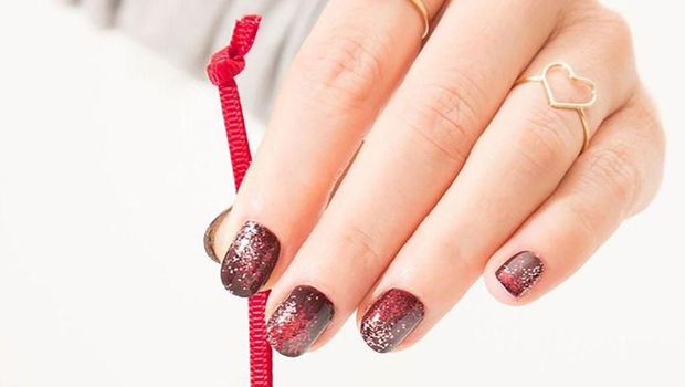 15 Inpirasi Nail Art Natal Paling Cantik dan Lucu