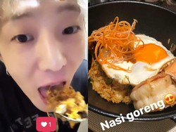 Sebelum Konser di Jakarta, 2 Personil Boyband Winner Cicip Nasi Goreng