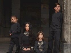 Anak Kourtney Kardashian Pakai Skincare di Usia 10, Ini Kata Pakar Kulit