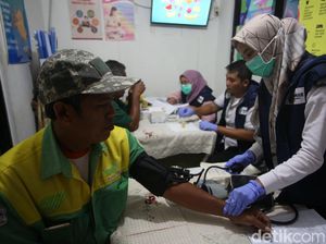 Jelang Libur Nataru, Sopir Bus Cek Kesehatan