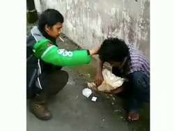 Kisah Driver Ojol Beri Nasi Bungkus untuk Orang dengan Gangguan Jiwa Ini Tuai Pujian