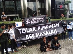 Jelang Pimpinan Baru dan Dewan Pengawas Dilantik, ICW Bawa Dukun ke KPK