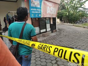 Geledah Rumah di Sleman, Densus Sita Paspor dan Jeriken Isi Cairan