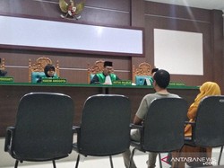 Bermesraan di Hotel, Kepsek dan Wakilnya di Aceh Dihukum 30 Cambukan