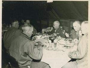 Sisa Makanan Perang Dunia Ini, Dilelang dengan Harga Fantastis Sisa Makanan Perang Dunia Ini, Dilelang dengan Harga Fantastis