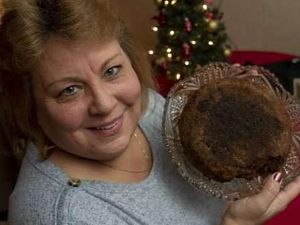 Fruitcake Ini Jadi Warisan Keluarga, Umurnya Sudah 141 Tahun!