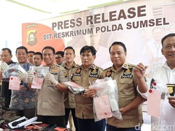 Polda Sumsel Sita Ratusan Senpi Rakitan