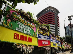 Deretan Karangan Bunga Mejeng Untuk Pimpinan Baru KPK Deretan Karangan Bunga Mejeng Untuk Pimpinan Baru KPK