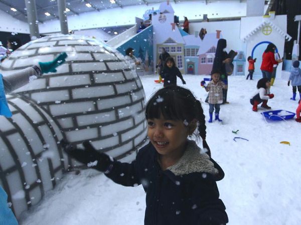 Nikmati Suasana Musim Dingin di ICEFEST