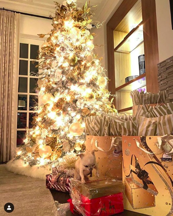Potret 7 Pohon Natal Unik Dan Cantik Di Rumah Artis Hollywood Potret 7 Pohon Natal Unik Dan Cantik Di Rumah Artis Hollywood