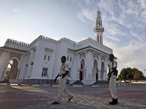 Timur Tengah Adu Pengaruh Lewat Pembangunan Masjid di Afrika