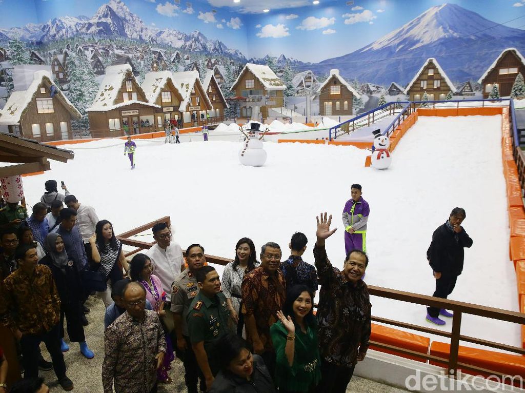 Momen CT Resmikan Transpark Mall Bintaro Momen CT Resmikan Transpark Mall Bintaro