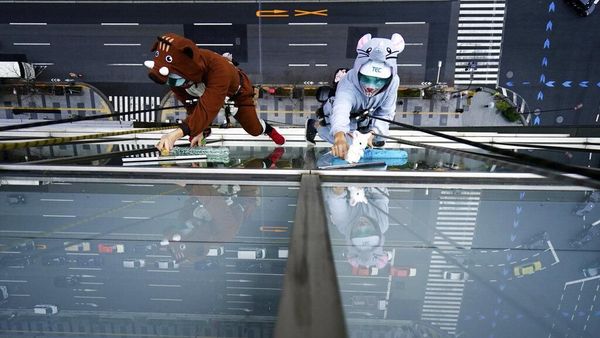 Aksi Unik Warga Jepang Menyambut Pergantian Tahun