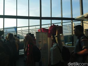 Libur Natal-Tahun Baru, Pelabuhan Merak Mulai Ramai Penumpang Libur Natal-Tahun Baru, Pelabuhan Merak Mulai Ramai Penumpang
