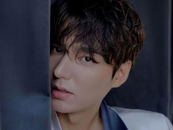Pemotretan Perdana Lee Min Ho Setelah Wamil, Netizen: Gagahnya!
