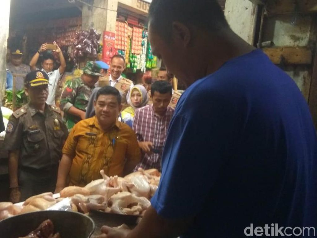 Sidak Pasar, Satgas Pangan Tasikmalaya Temukan Bumbu Kedaluwarsa Sidak Pasar, Satgas Pangan Tasikmalaya Temukan Bumbu Kedaluwarsa