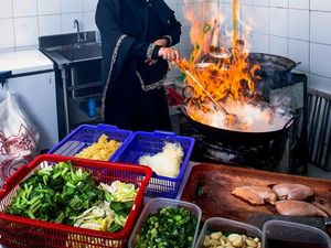 Cerita Mantan TKI Buka Bisnis Nasi Goreng hingga Gabung GrabKitchen Cerita Mantan TKI Buka Bisnis Nasi Goreng hingga Gabung GrabKitchen