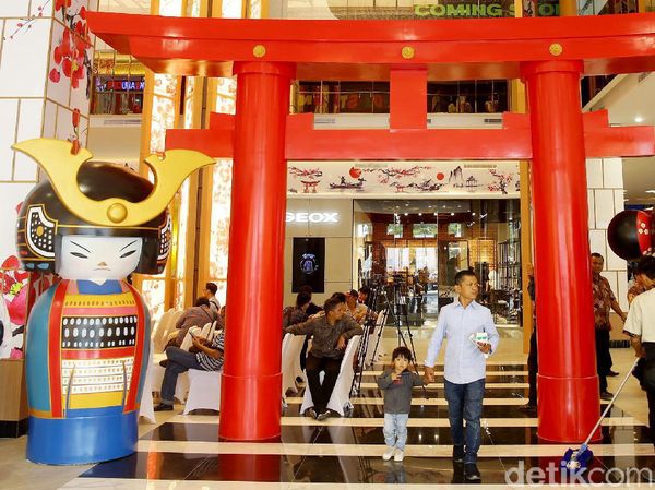 Melihat Lebih Dekat Transpark Mall Bintaro
