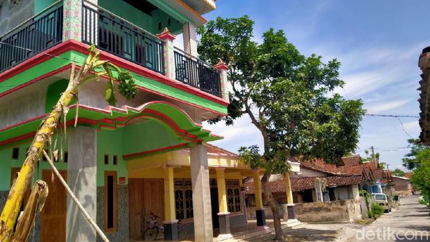 Pemilik Rumah Berlantai 2 Belum Mau Mundur dari Penerima Bansos