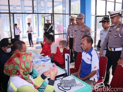 Tes Kesehatan di Terminal Caruban, Beberapa Sopir Bus Sakit Ini