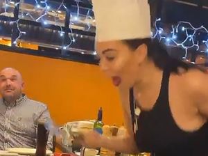 Waduh! Belajar Lempar Telur, Wanita Ini Bikin Atap Restoran Rubuh