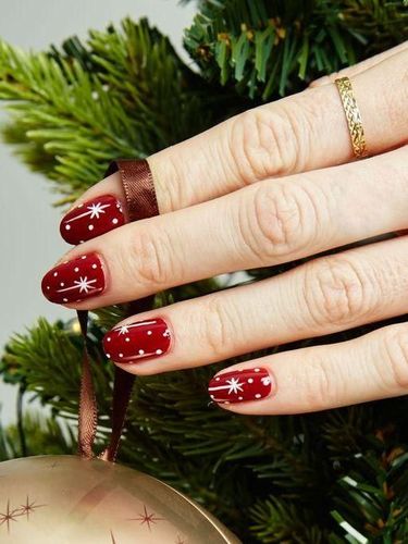 15 Inpirasi Nail Art Natal Paling Cantik dan Lucu