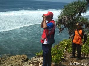 Pencarian Mahasiswa Brawijaya Hilang di Pantai Watu Leter Diperluas Pencarian Mahasiswa Brawijaya Hilang di Pantai Watu Leter Diperluas