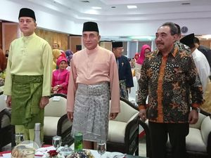 Kelakar Edy soal Peluang Duet Lagi di Pilgub, Kurang Simetris Foto Bareng Ijeck