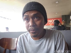 Staf Cerita Detik-detik Adian Kolaps di Pesawat, Terus Ditampar agar Sadar