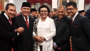 Senyum Bahagia Firli Bahuri Setelah Resmi Pimpin KPK