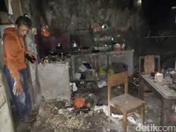 Tersambar Petir, Sebuah Rumah Rusak dan Satu Orang Luka di Sleman
