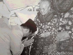 Kisah Keberanian Ibunda Bung Karno