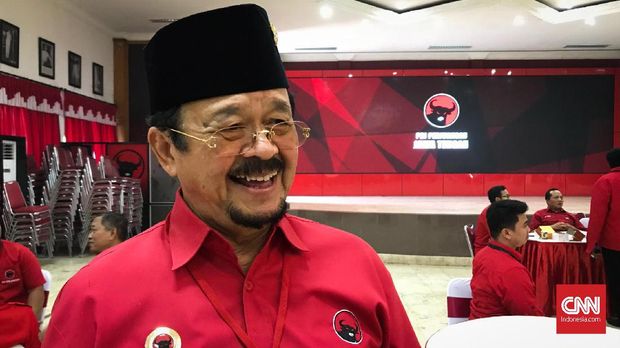 Gibran Bertemu Pesaingnya dalam Pilkada di Bandara Solo