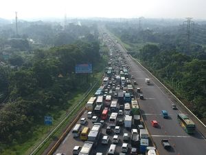 Idol K-Pop Wisata ke Puncak, Buka-Tutup Jalur Puncak Jadi Sorotan