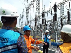 79 Tiang Listrik Roboh Selama 2019, PLN Rugi Rp 600 Juta 79 Tiang Listrik Roboh Selama 2019, PLN Rugi Rp 600 Juta
