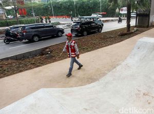 Kece! Ada Skate Park Mini di Kolong JLNT Casablanca Kece! Ada Skate Park Mini di Kolong JLNT Casablanca