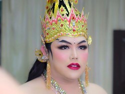 Cantiknya Ivan Gunawan Pentas Wayang Jadi Putri Raja, Bikin Pangling