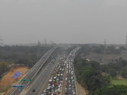 Penampakan Macet Tol Layang Cikampek di H-4 Natal