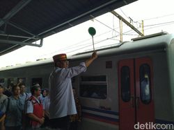 Menhub Cek Arus Libur Natal di Stasiun Senen
