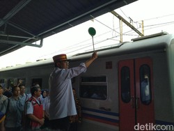 Menhub Cek Arus Libur Natal di Stasiun Senen