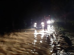 Diguyur Hujan, Jalan Tebing Tinggi-Pematang Siantar Banjir