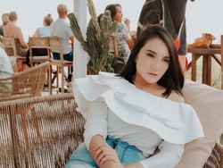 Kiki Amalia Bocorkan Cara Salurkan Hasrat Seks Selama 8 Tahun Menjanda