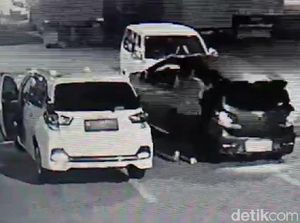Polisi Buru Pencuri Berpistol Terekam CCTV di Rest Area Saradan Tol Madiun Polisi Buru Pencuri Berpistol Terekam CCTV di Rest Area Saradan Tol Madiun