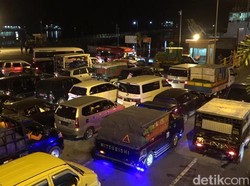 Pelabuhan Ketapang Mulai Dipadati Penumpang Jelang Hari Natal