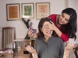 15 Pantun untuk Hari Ibu yang Manis dan Menyentuh Hati