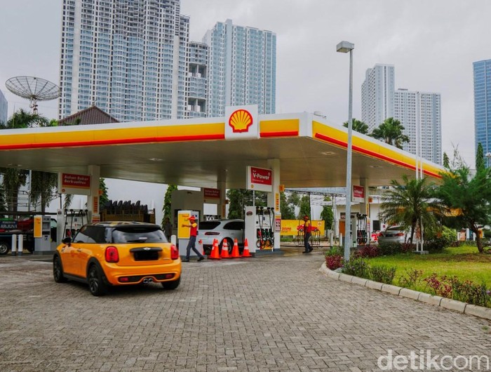 Shell Indonesia kembali memperbesar  jumlah SPBU (Stasiun Pengisian Bahan Bakar Umum) di dua kawasan berlainan di Pulau Jawa yaitu di Cirebon (Jawa Barat) dan Alam Sutera (Tangerang).