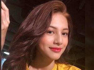 Ini Lania Fira yang Mesra-mesraan dengan Ariel NOAH Ini Lania Fira yang Mesra-mesraan dengan Ariel NOAH